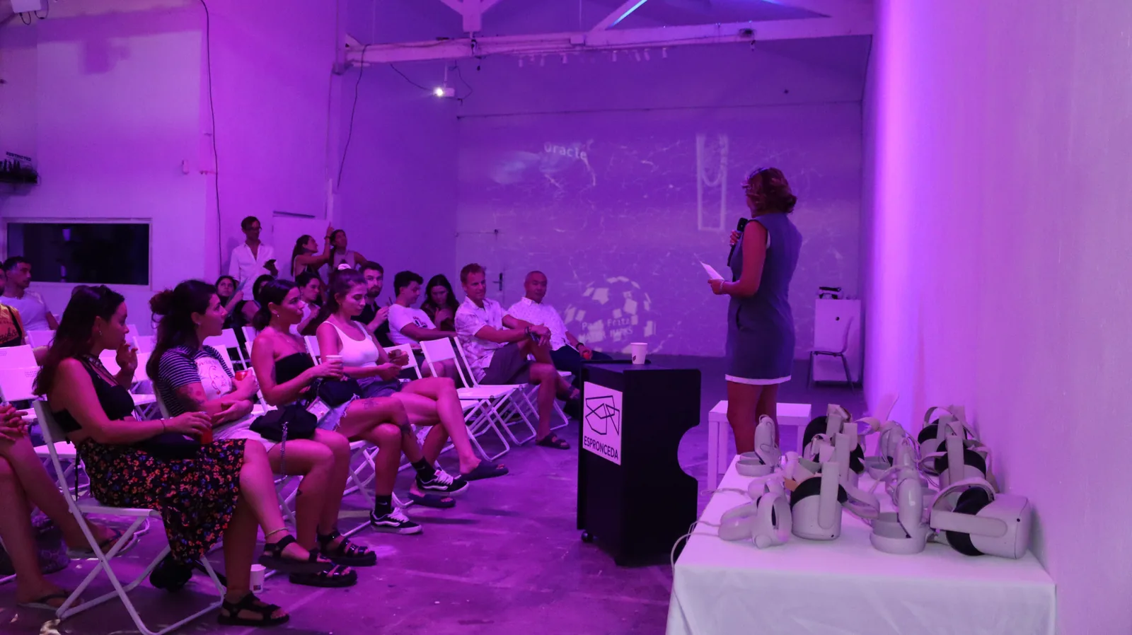 SPINNING IN FLUID DREAMS en Espronceda