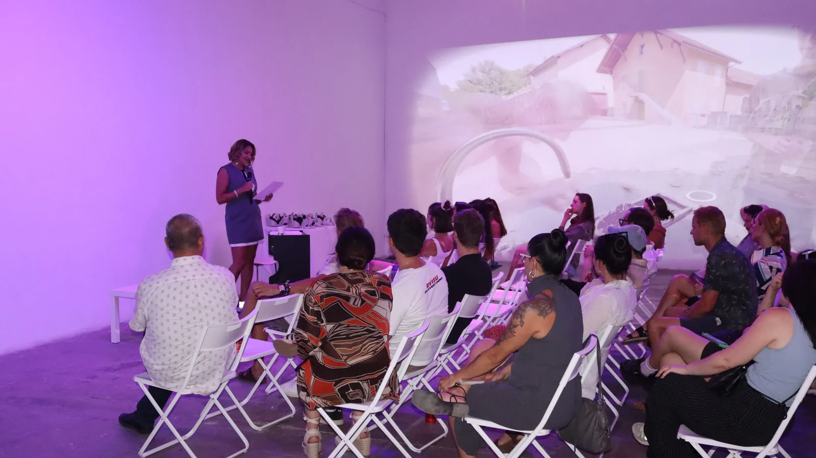 SPINNING IN FLUID DREAMS en Espronceda